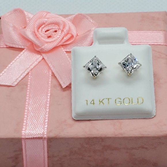 14 KT Yellow Gold Screw Backing Stud Earrings - Picture 5 of 9